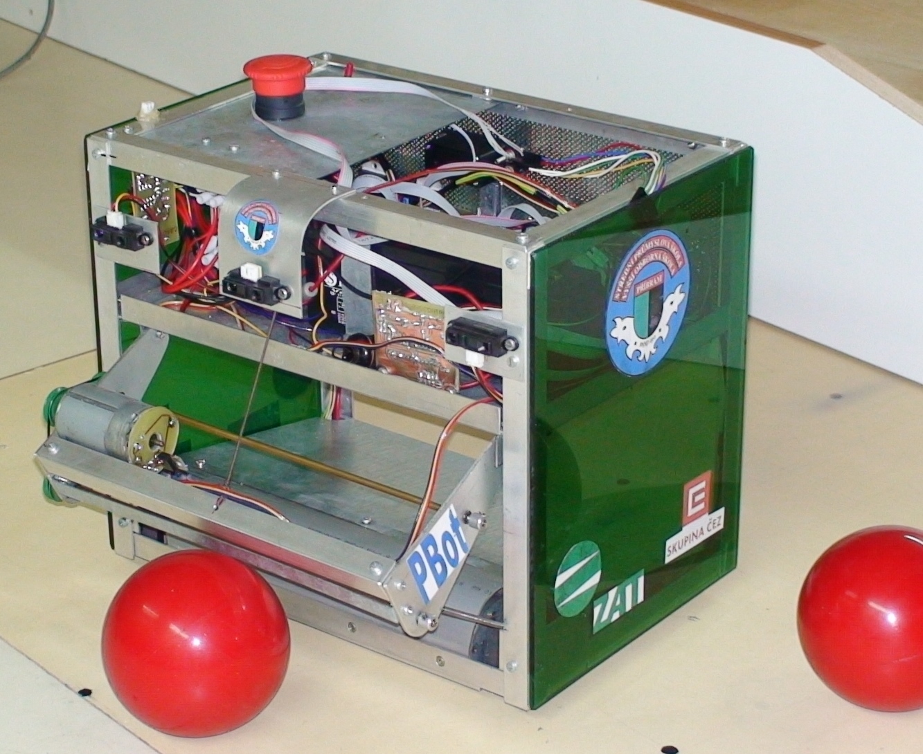 Sběrač ovoce autonomní robot 2010